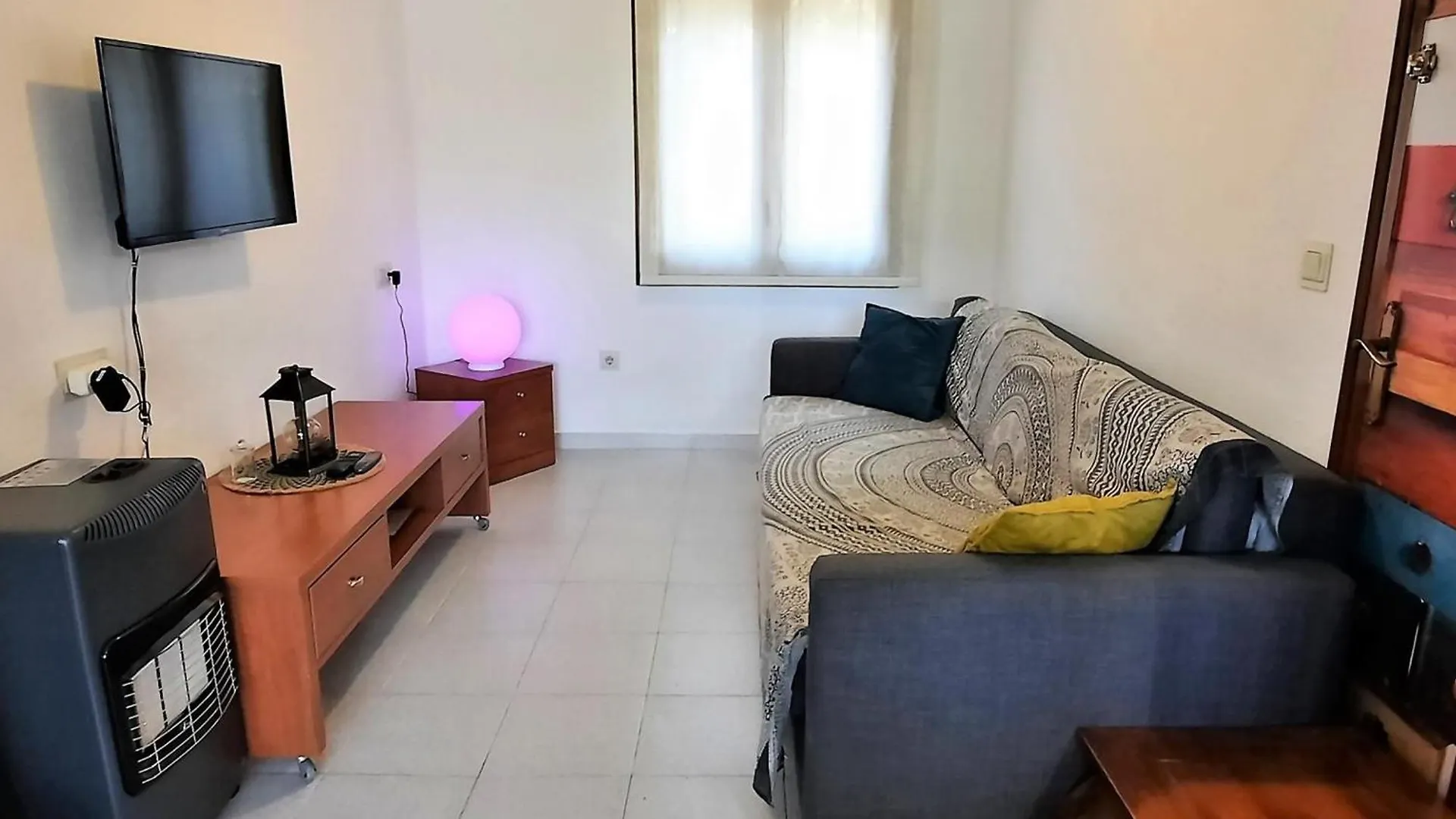 Apartamento En Llanca Con Terraza, Bbq Y Cerca De Playas Y Actividades - Es-170-25 Apartment